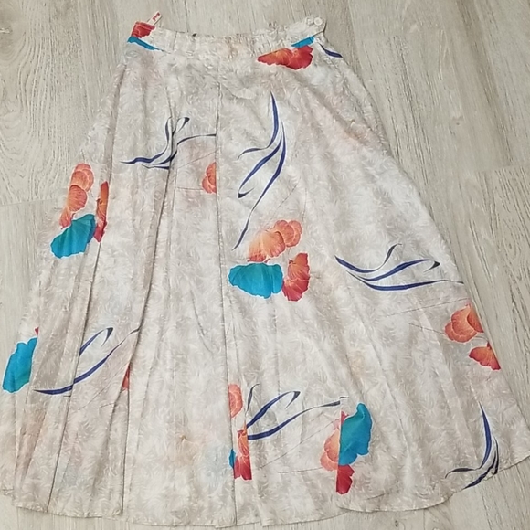 Vintage 100% cotton skirt.